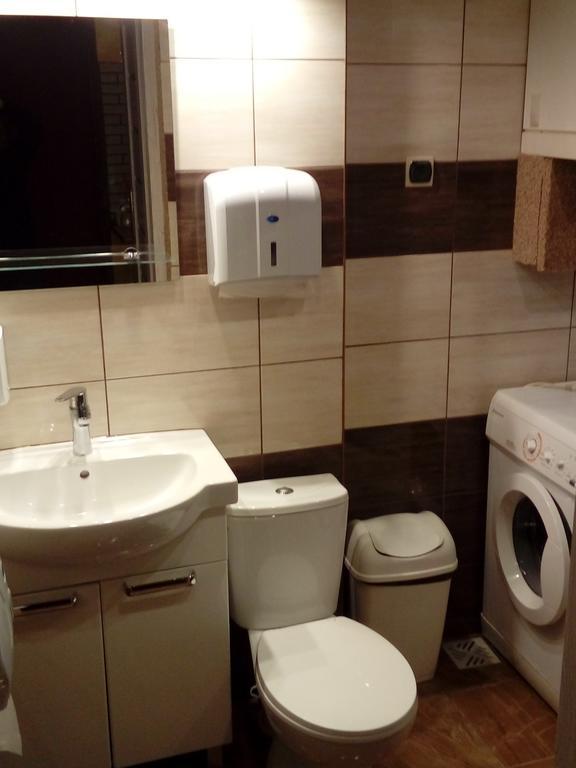 Euro Hostel Krasków Exteriör bild